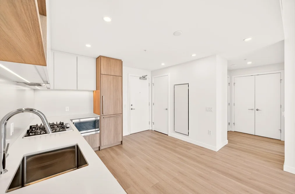 1807 6087 WILSON AVENUE, Burnaby, BC — Residential for Sale — Photo 5 of 40