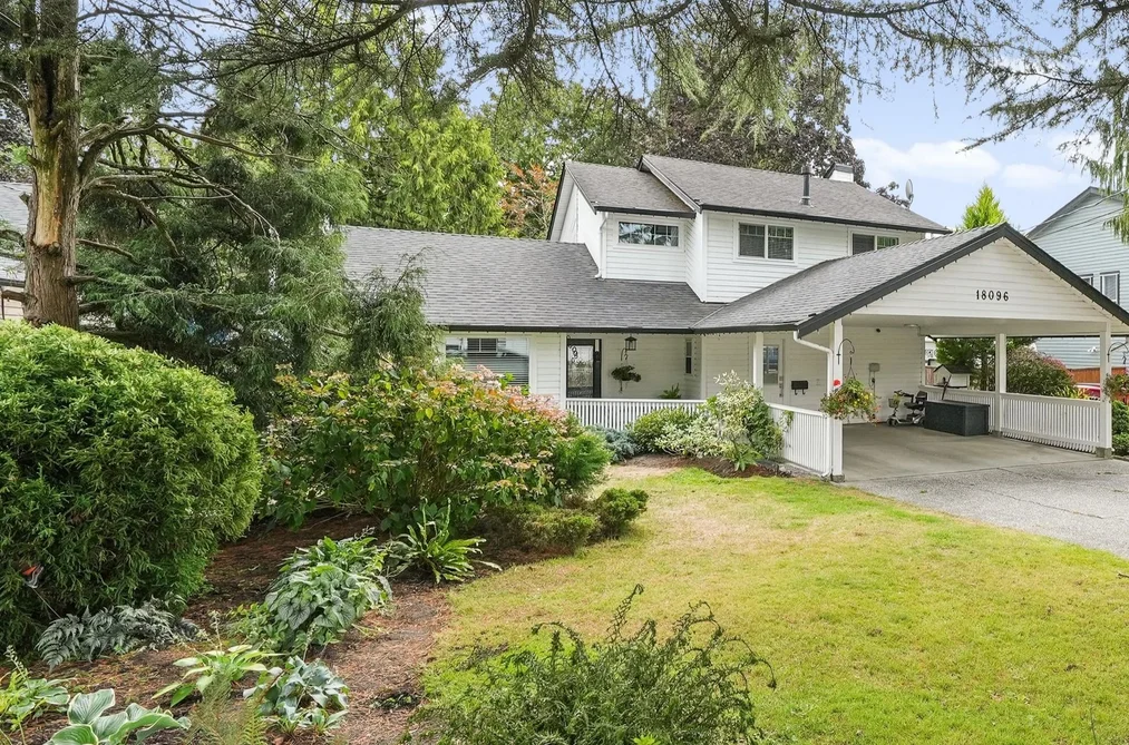 House for sale at 18096 61a Avenue Surrey British Columbia - MLS: R3161438
