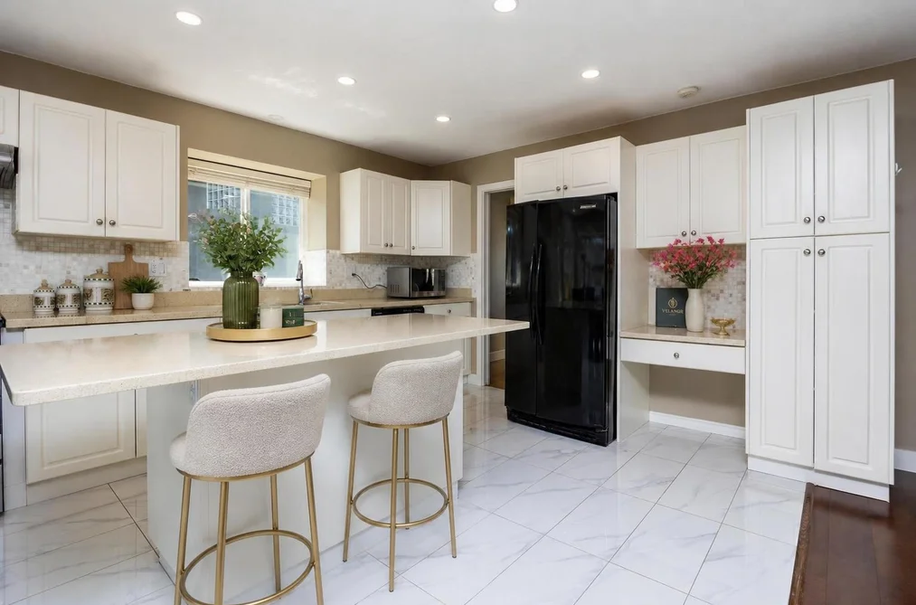18139 Claytonwood Crescent, Surrey, BC - House for Sale - Photo 10 of 27 18139 Claytonwood Crescent, Surrey, BC - House for Sale - Photo 10 of 27