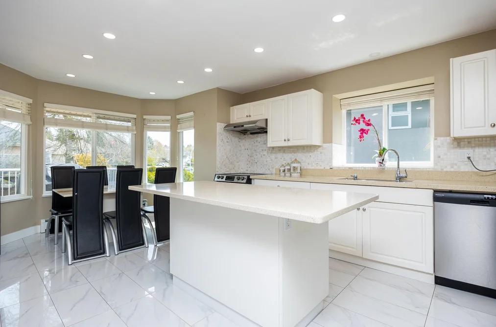 18139 Claytonwood Crescent, Surrey, BC - House for Sale - Photo 11 of 27 18139 Claytonwood Crescent, Surrey, BC - House for Sale - Photo 11 of 27
