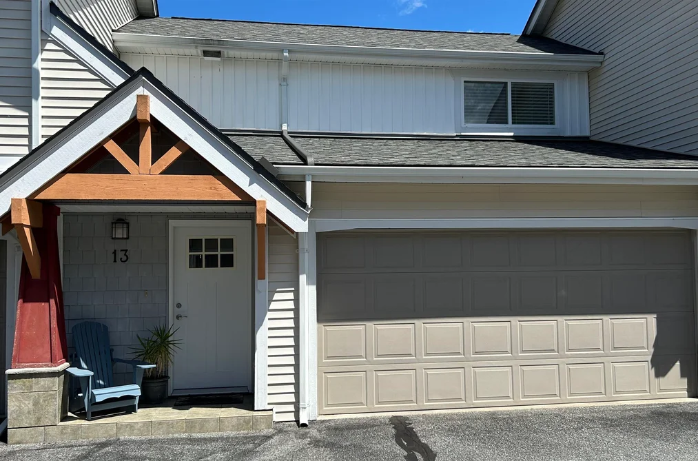Townhouse for sale at 1821 E Willow Crescent Squamish British Columbia - MLS: R3135715