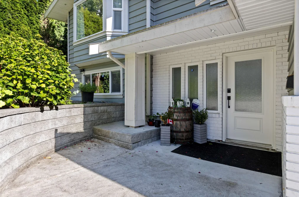 18238 58B Avenue, Surrey, BC - MLS: R3133679 - Photo 2 18238 58B Avenue, Surrey, BC - MLS: R3133679 - Photo 2