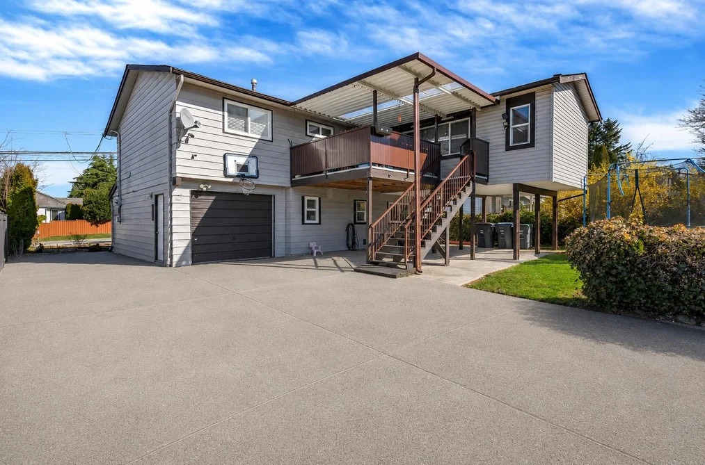 House for sale at 18240 64 Avenue Surrey British Columbia - MLS: R3148603