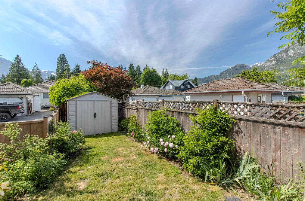 1830 WILLOW CRESCENT, Squamish BC V8B 0L9, Squamish BC — Residential for Sale — Photo 23 of 26