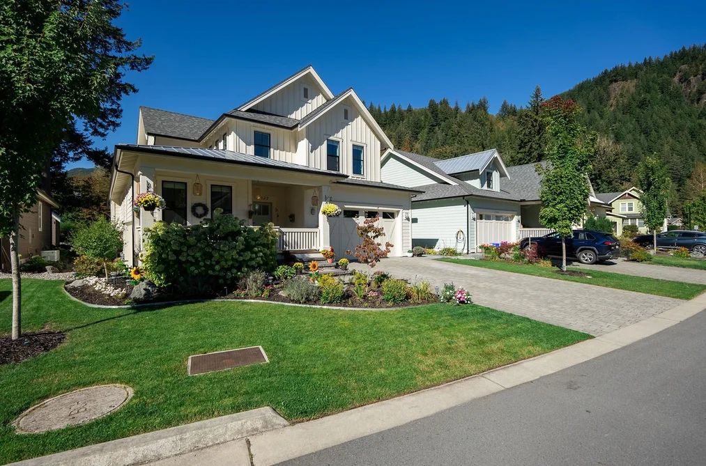 1837 FROSST CREEK CROSSING, Cultus Lake, BC — Residential for Sale — Photo 2 of 40