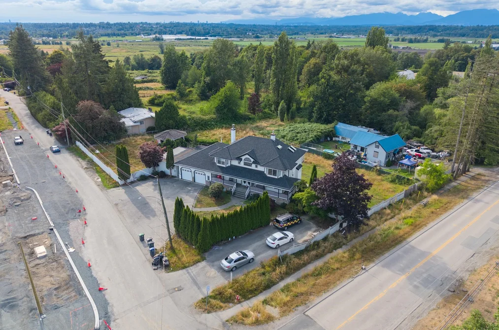 House for sale at 18377 74 Avenue Surrey British Columbia - MLS: R3144245