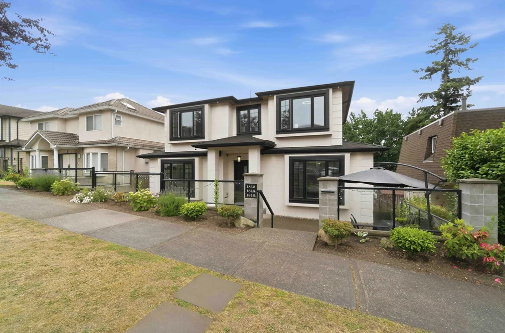 House for sale at 1842 E 64th Avenue Vancouver British Columbia - MLS: R3133064