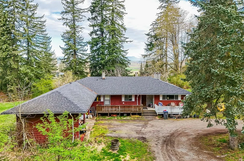 18495 0 AVENUE, Surrey BC V3Z 9R9, Surrey BC — Residential for Sale - Photo 2