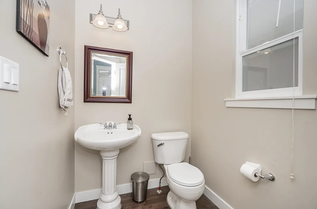 18569 67th Avenue, Surrey, BC - House for Sale - Photo 14 of 37 18569 67th Avenue, Surrey, BC - House for Sale - Photo 14 of 37