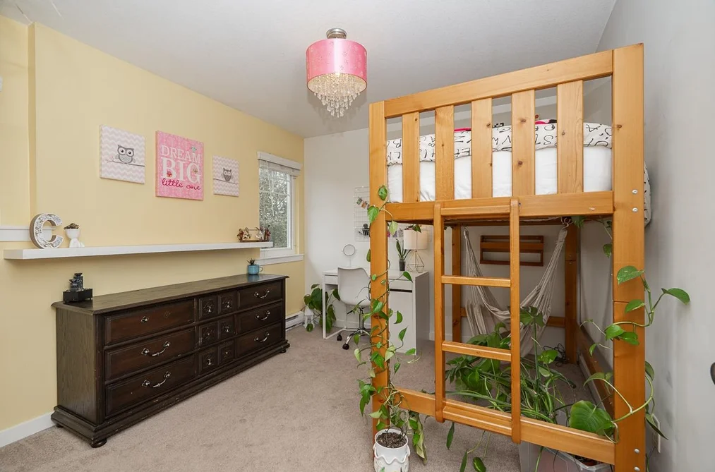 18569 67th Avenue, Surrey, BC - House for Sale - Photo 20 of 37 18569 67th Avenue, Surrey, BC - House for Sale - Photo 20 of 37