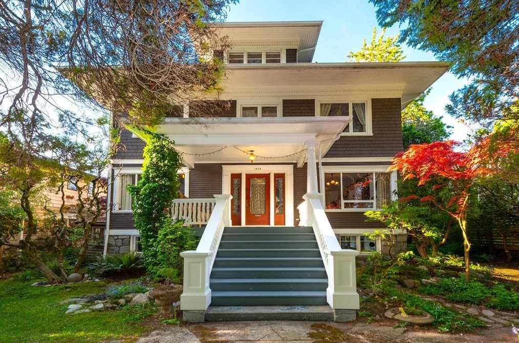 House for sale at 1859 Napier Street Vancouver British Columbia - MLS: R3129771