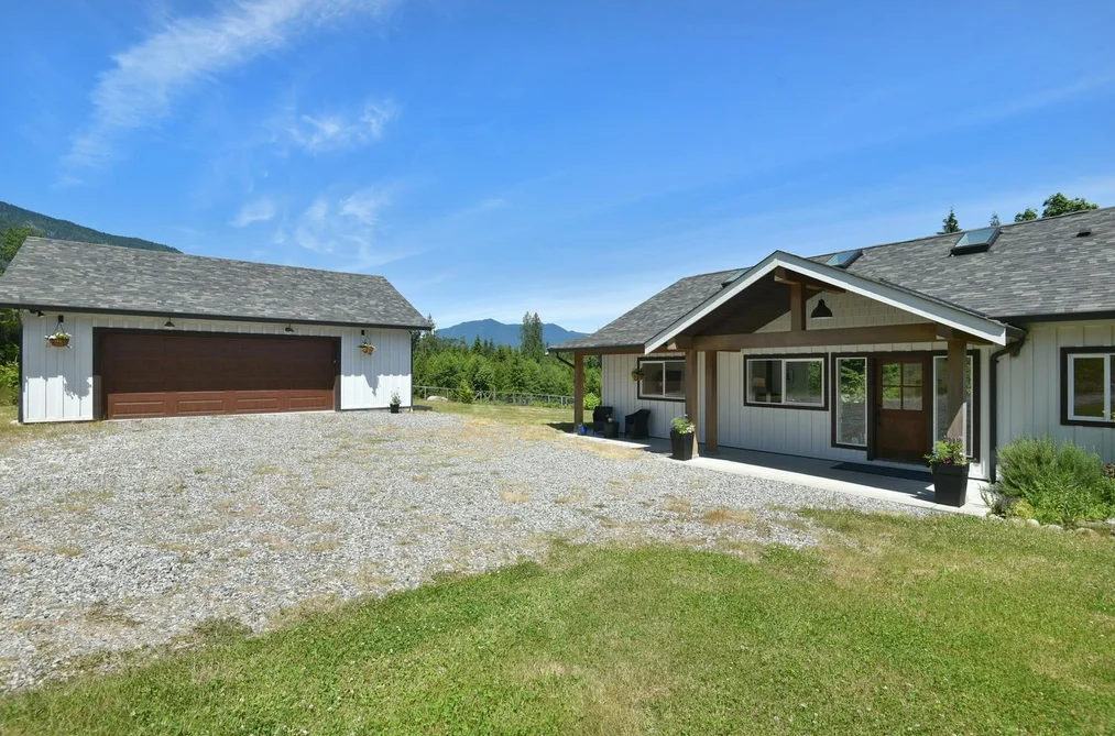 1860 ARBORETUM DRIVE, Gibsons BC V0N 1V6, Gibsons BC — Residential for Sale - Photo 2