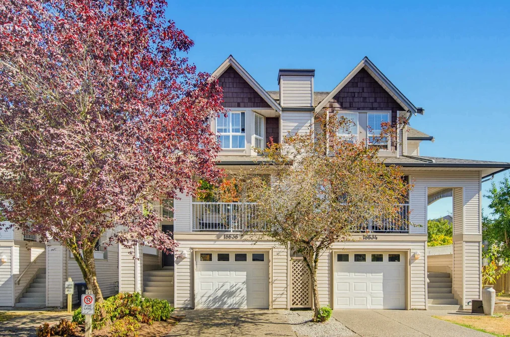 Townhouse for sale at 18636 65 Avenue Surrey British Columbia - MLS: R3166042