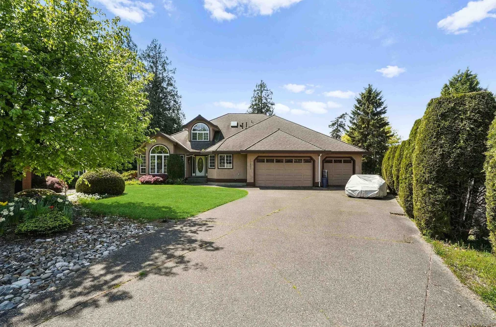 House for sale at 18662 54a Avenue Surrey British Columbia - MLS: R3118038