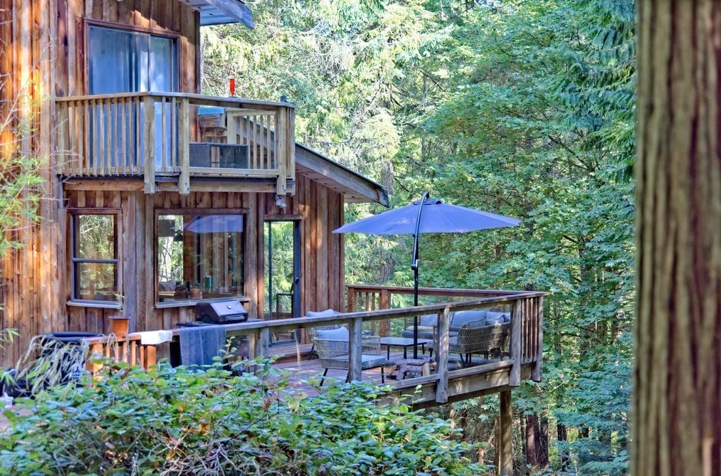 House for sale at 187 S Warbler Road Galiano Island British Columbia - MLS: R3047187