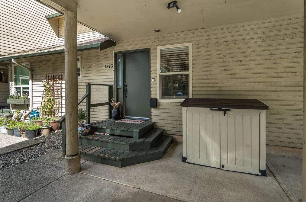 1873 LILAC DRIVE, Surrey BC V4A 6C7, Surrey BC — Residential for Sale — Photo 3 of 40