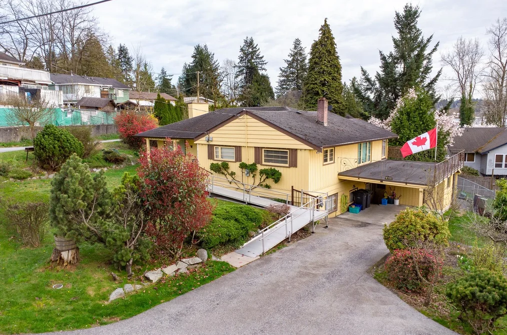 House for sale at 1874 Hillside Avenue Coquitlam British Columbia - MLS: R3108810
