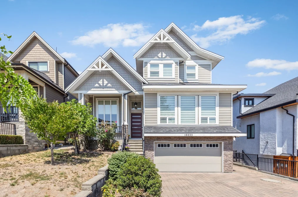 House for sale at 18833 54a Avenue Surrey British Columbia - MLS: R3153309
