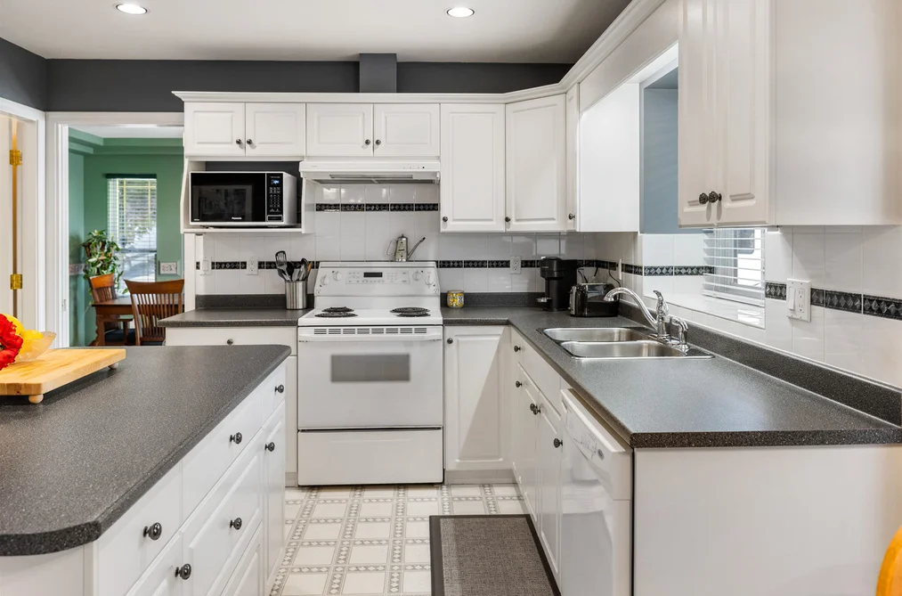 18851 64A AVENUE, Surrey BC V3S 8V3, Surrey BC — Residential for Sale — Photo 14 of 40