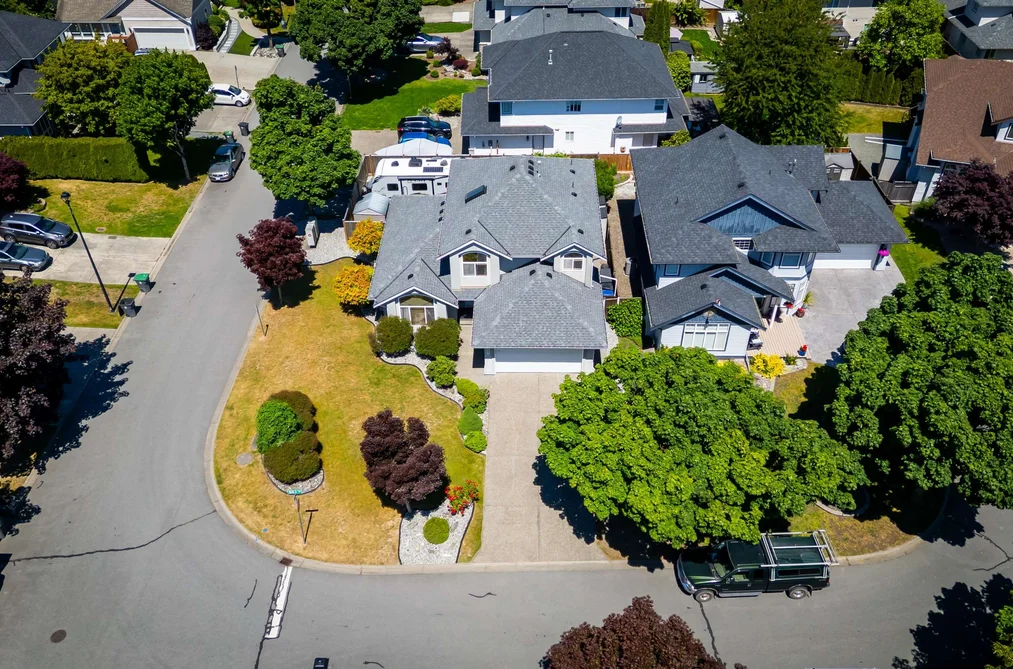 18851 64A AVENUE, Surrey BC V3S 8V3, Surrey BC — Residential for Sale — Photo 2 of 40