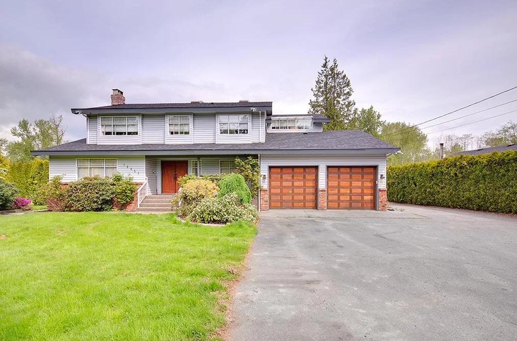 House for sale at 18851 74 Avenue Surrey British Columbia - MLS: R3075402