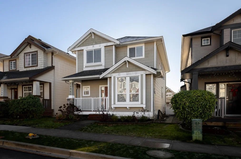 House for sale at 18940 72 Avenue Surrey British Columbia - MLS: R3094884