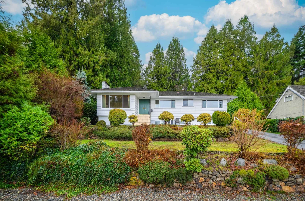 1895 ROSEBERY AVENUE, West Vancouver BC V7V 2Z5, West Vancouver BC — Residential for Sale - Photo 2