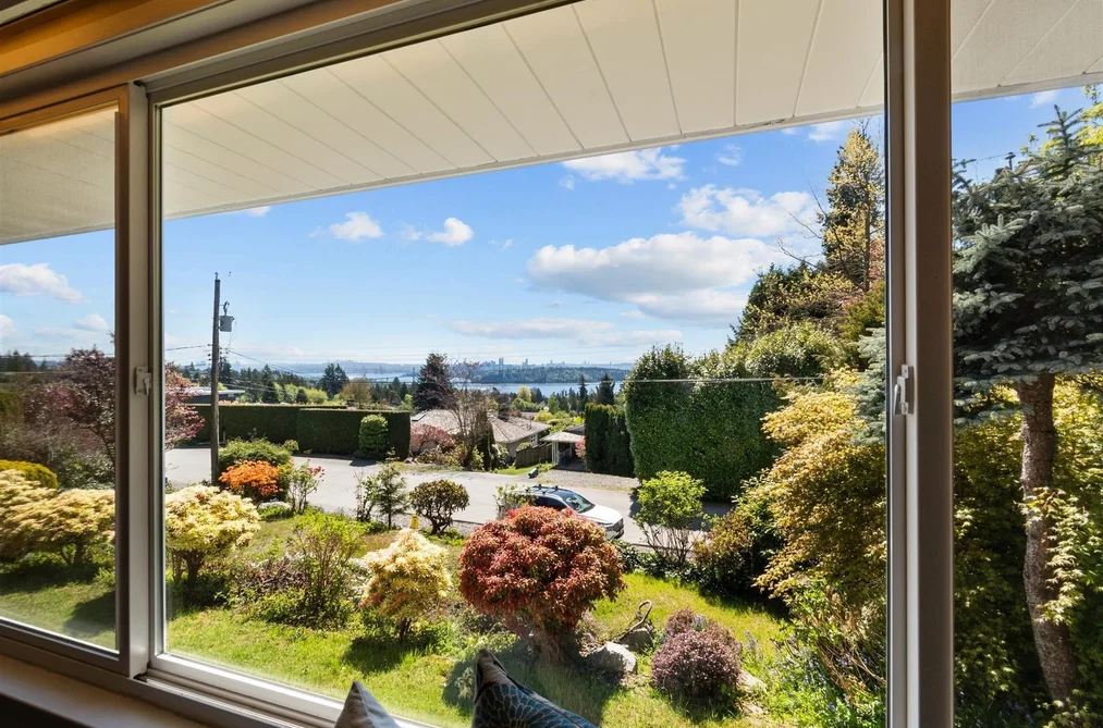 1895 ROSEBERY AVENUE, West Vancouver BC V7V 2Z5, West Vancouver BC — Residential for Sale - Photo 3