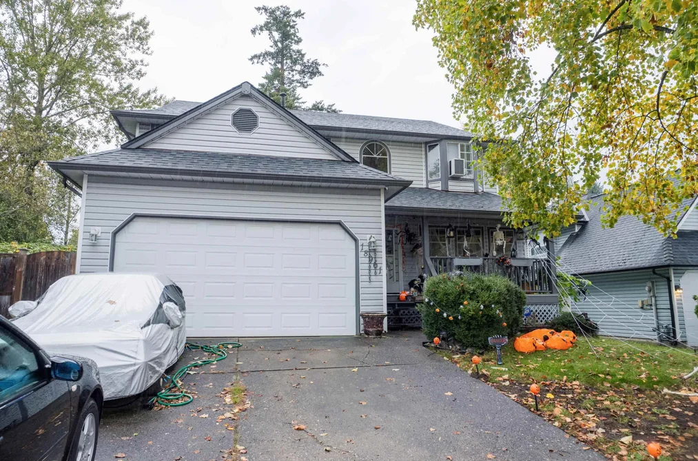 House for sale at 18961 60b Avenue Surrey British Columbia - MLS: R3098014