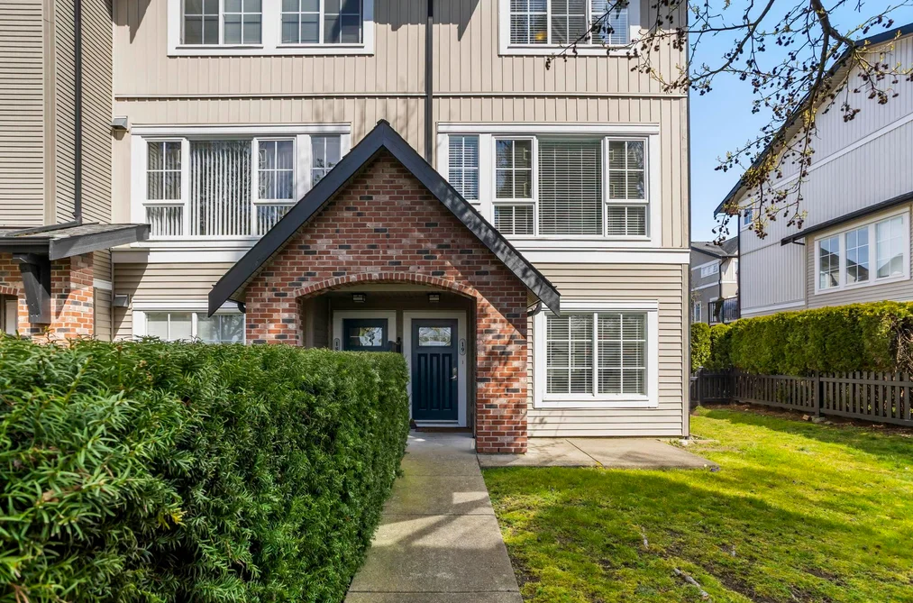 19 2450 161A STREET, Surrey BC V3Z 8K4, Surrey BC — Residential for Sale - Photo 2
