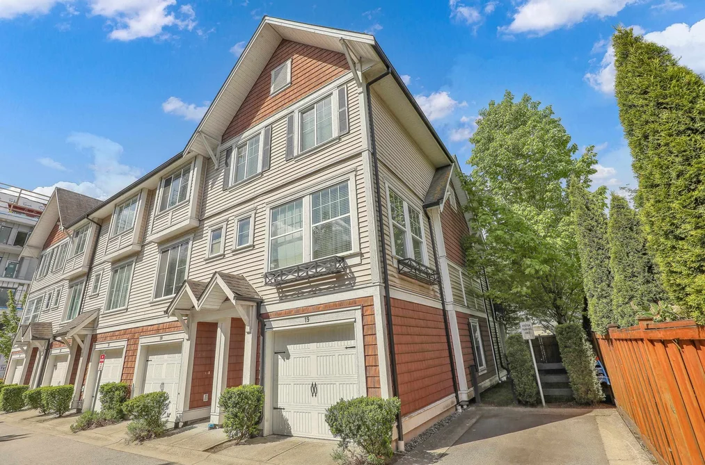 Townhouse for sale at 19 8713 158 Street Surrey British Columbia - MLS: R3055182