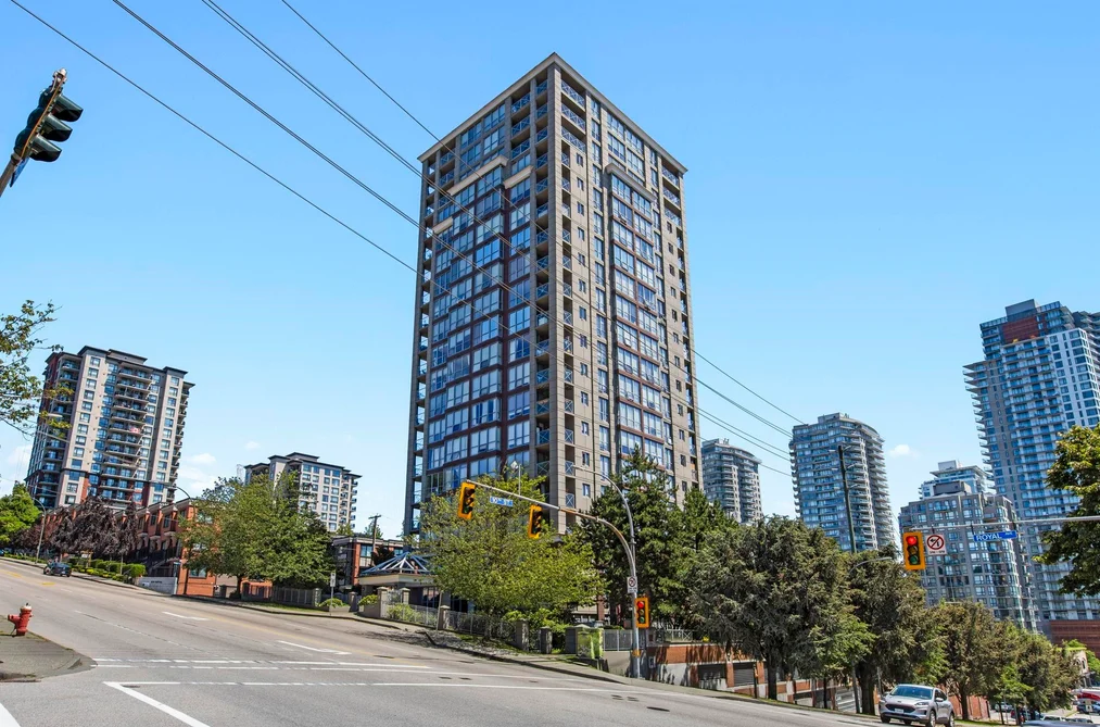 Condo for sale at 1901 850 Royal Avenue New Westminster British Columbia - MLS: R3116165
