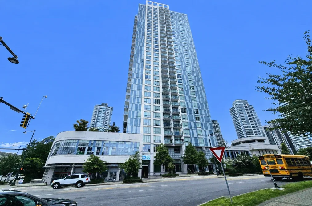 Condo for sale at 1902 13398 104 Avenue Surrey British Columbia - MLS: R3118034