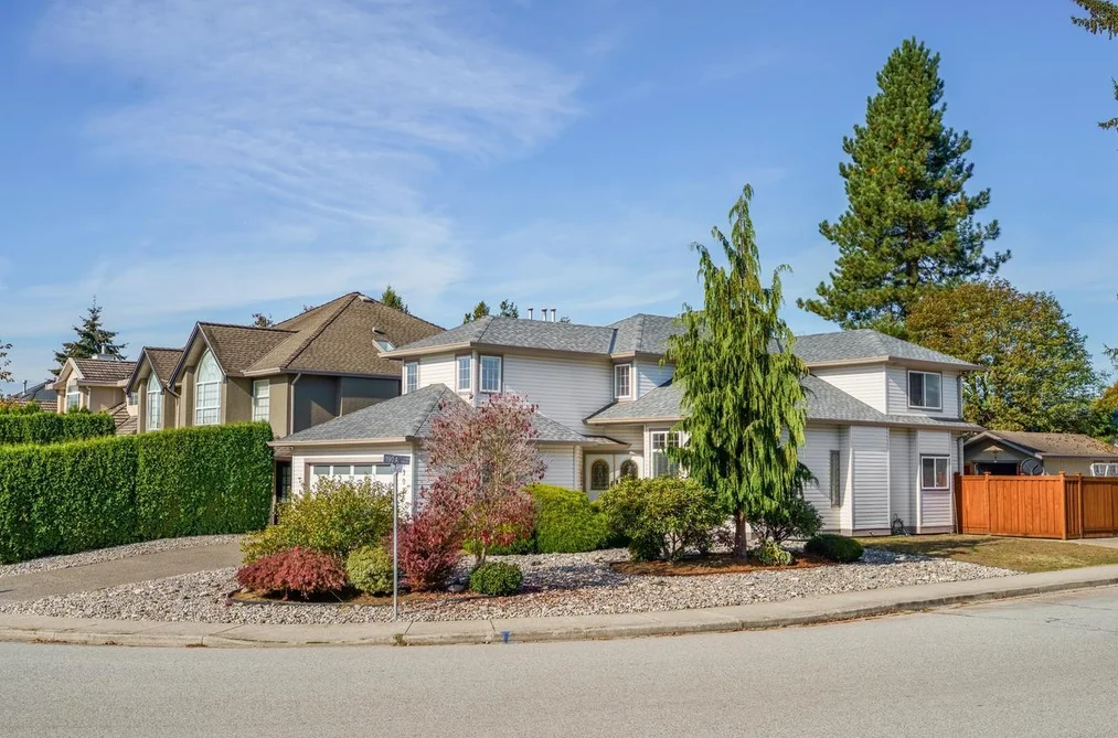 19029 118B Avenue, Pitt Meadows, BC - House for Sale - Photo 3 of 36 19029 118B Avenue, Pitt Meadows, BC - House for Sale - Photo 3 of 36