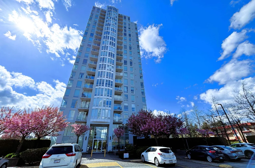 Condo for sale at 1904 14820 104 Avenue Surrey British Columbia - MLS: R3116219
