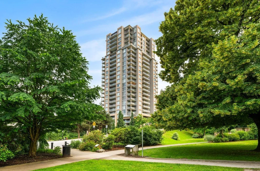 Condo for sale at 1904 280 Ross Drive New Westminster British Columbia - MLS: R3102059