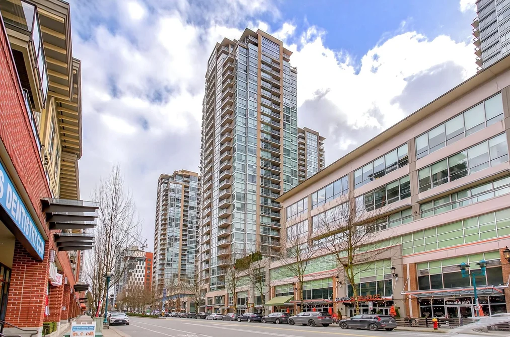 Condo for sale at 1904 2968 Glen Drive Coquitlam British Columbia - MLS: R3124058