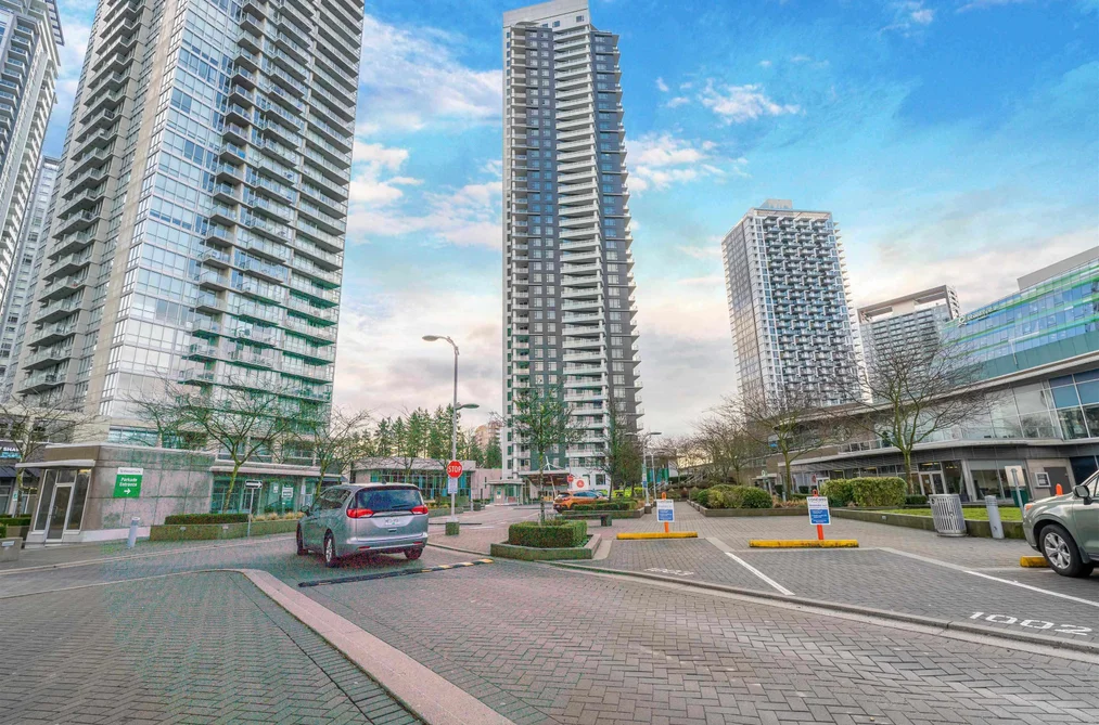 Condo for sale at 1904 9887 Whalley Boulevard Surrey British Columbia - MLS: R3068916