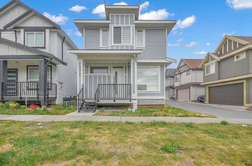 House for sale at 19121 67 Avenue Surrey British Columbia - MLS: R3138017