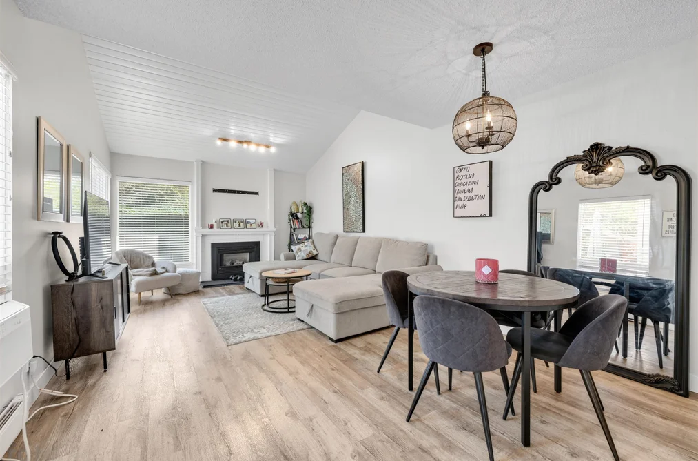 Townhouse for sale at 19211 Fairway Drive Surrey British Columbia - MLS: R3144570
