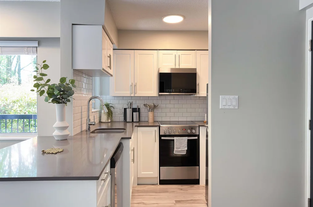 1923 PARKER STREET, Vancouver BC V5L 2L2, Vancouver BC — Residential Income for Sale — Photo 4 of 40