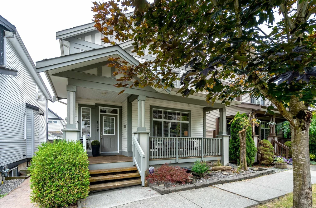 House for sale at 19232 68a Avenue Surrey British Columbia - MLS: R3095904