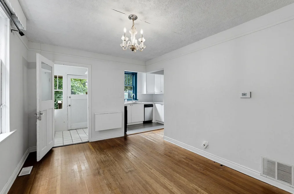 1924 KITCHENER STREET, Vancouver BC V5L 2W7, Vancouver BC — Residential for Sale — Photo 3 of 33