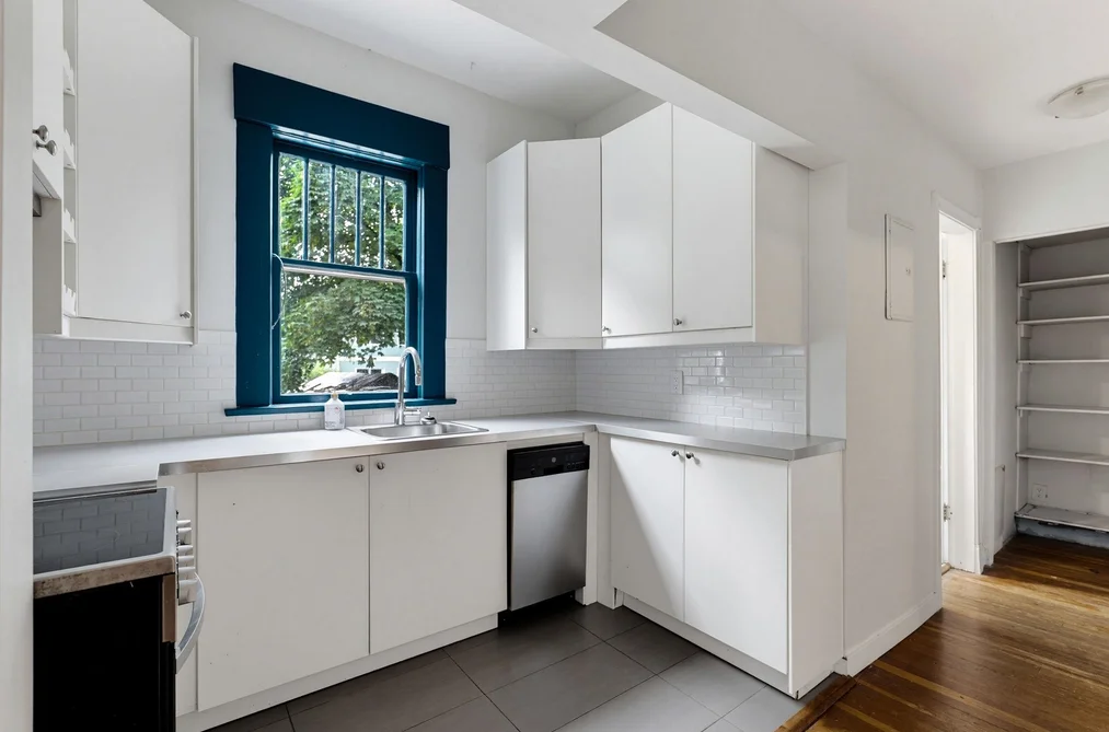 1924 KITCHENER STREET, Vancouver BC V5L 2W7, Vancouver BC — Residential for Sale — Photo 4 of 33