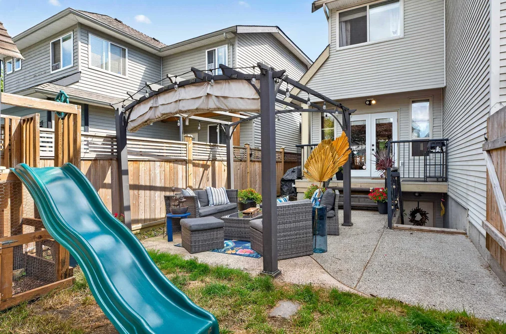 19289 69 AVENUE, Surrey, BC — Residential for Sale — Photo 37 of 39
