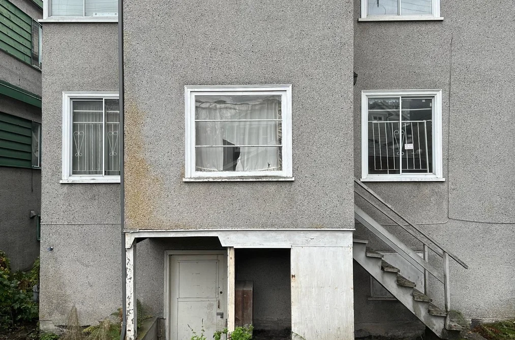 1929 E BROADWAY, Vancouver BC V5N 1W4, Vancouver BC — Residential for Sale - Photo 2