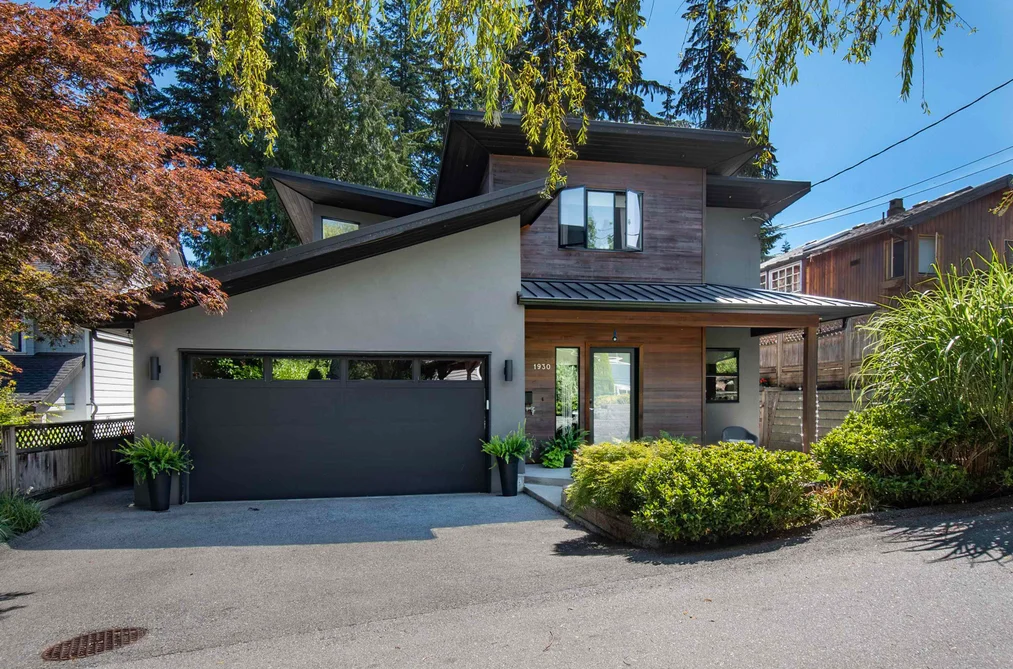 House for sale at 1930 Panorama Drive North Vancouver British Columbia - MLS: R3126879