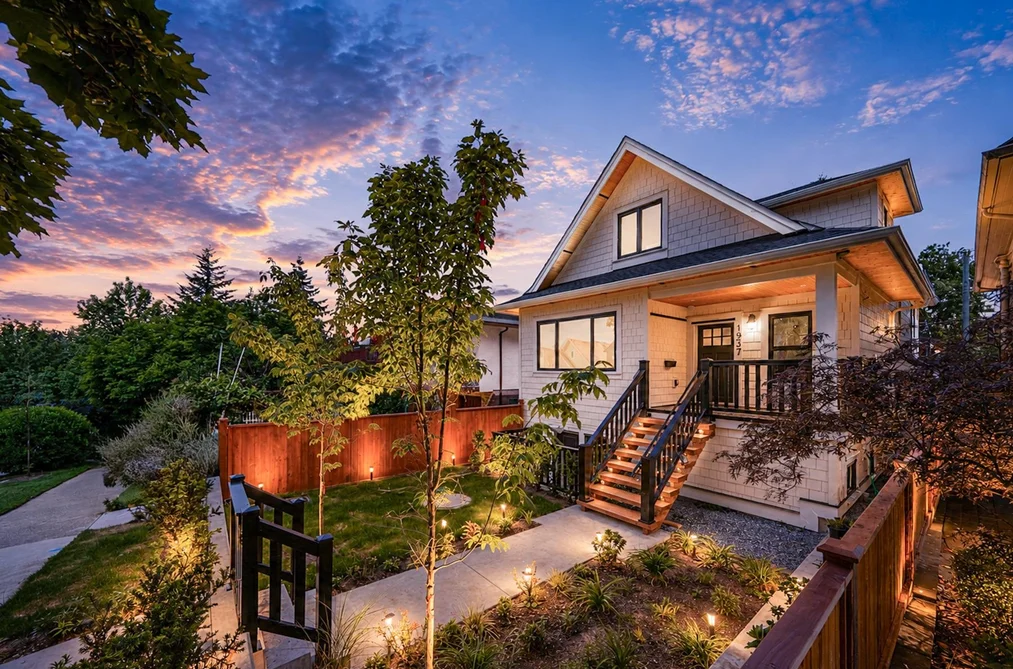 Half Duplex for sale at 1937 E 4th Avenue Vancouver British Columbia - MLS: R3125834