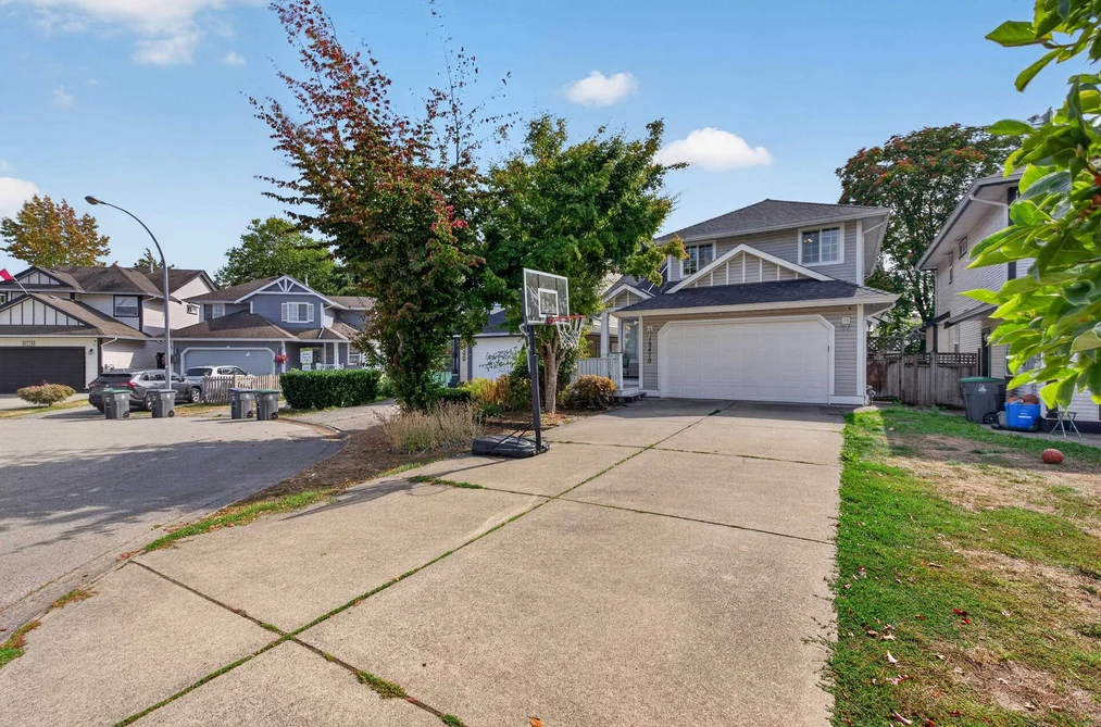 19478 61 Avenue, Surrey, BC - MLS: R3164651 - Photo 2 19478 61 Avenue, Surrey, BC - MLS: R3164651 - Photo 2
