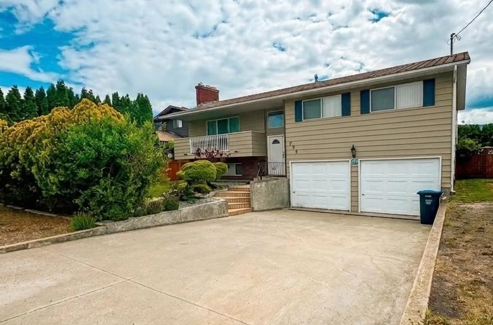 House for sale at 195 Jupiter Road No City Value British Columbia - MLS: R3126577